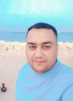 Sameer - Male escort in Al Manama Photo 2 of 2