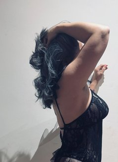 Sameera - escort in Muscat Photo 8 of 9