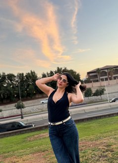 Sara - escort in Muscat Photo 1 of 12