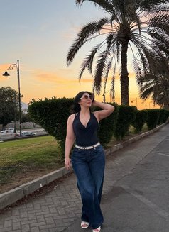 Sara - escort in Muscat Photo 2 of 12