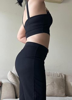 Sara - escort in Muscat Photo 4 of 12