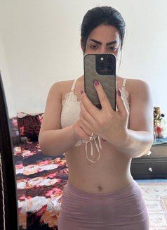 Sara - escort in Muscat Photo 9 of 12