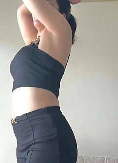 Sara - escort in Muscat Photo 10 of 12