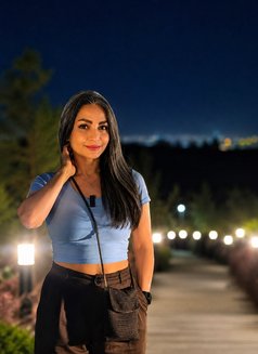 Sameera - escort in Muscat Photo 2 of 9