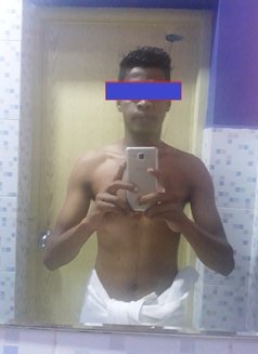 Sameera Male Escort for ladies & couples - Acompañantes masculino in Colombo Photo 5 of 5