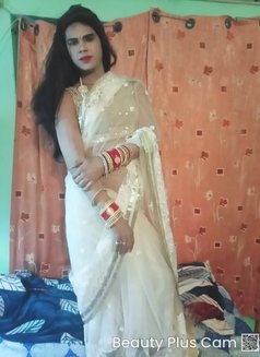 Sameera Singh - Transsexual escort in New Delhi Photo 9 of 18