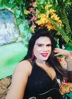 Sameera Singh - Transsexual escort in New Delhi Photo 13 of 18