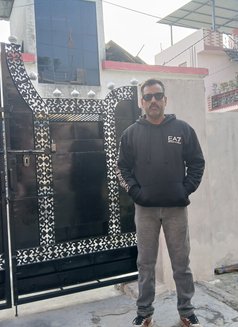 Sameerdev - Male adult performer in Mussoorie Photo 1 of 3