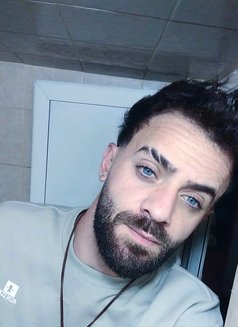 Samerr - Male escort in Beirut Photo 4 of 7