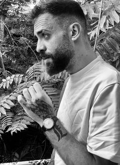 Samerr - Male escort in Beirut Photo 6 of 7