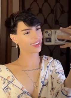 Sami - Transsexual escort in Jeddah Photo 1 of 11