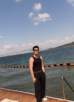 Sami̇r - masseur in İstanbul Photo 1 of 3
