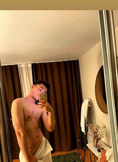 Sami̇r - masseur in İstanbul Photo 2 of 3