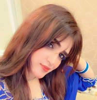 Samia Khan - puta in Ajmān