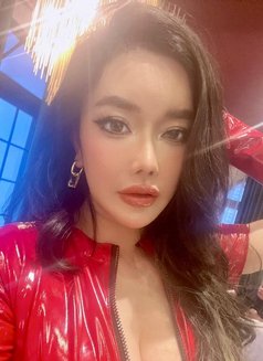 Samie - escort in Dubai Photo 10 of 14