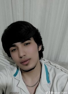 Samir - Male escort in İstanbul Photo 1 of 6