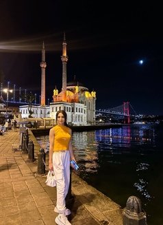 Samıra - Transsexual escort in İstanbul Photo 1 of 2