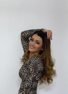 Sabrina - puta in Muscat Photo 6 of 7