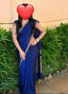 Samira cam show and real meet - escort in New Delhi Photo 7 of 7