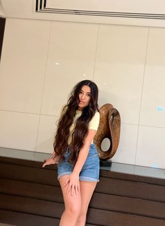 Samira - puta in Dubai Photo 4 of 8