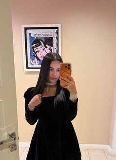 Samira - escort in Hong Kong Photo 2 of 8