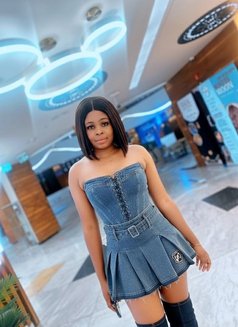 Samira - masseuse in Doha Photo 1 of 2