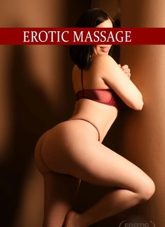 Samira - masseuse in Barcelona Photo 4 of 4