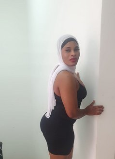 Samirah - escort in Muscat Photo 5 of 5