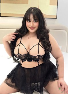 Samiya Sexsy massage - puta in Riyadh Photo 2 of 9