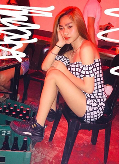 Samm - Transsexual escort in Makati City Photo 2 of 9