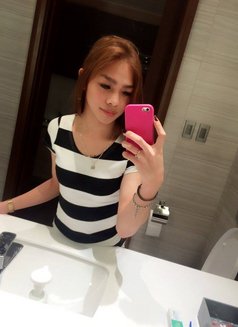 Samm - Transsexual escort in Makati City Photo 1 of 9