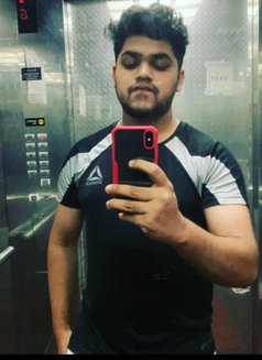 Samm - Acompañantes masculino in Dubai Photo 3 of 3