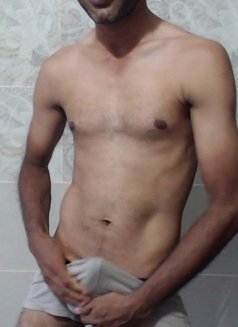 Sammiee - Male escort in Colombo Photo 1 of 2