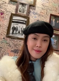 Sammy - Transsexual escort in Singapore Photo 3 of 5