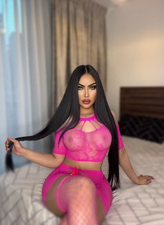 Asia Hot Experiences Services - Transsexual escort in Dubai Photo 2 of 18