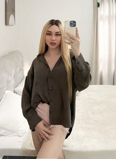 Sammy - Transsexual escort in Jeddah Photo 7 of 9