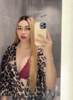 Sammy - Transsexual escort in Jeddah Photo 9 of 9