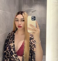 Sammy - Transsexual escort in Jeddah Photo 9 of 9