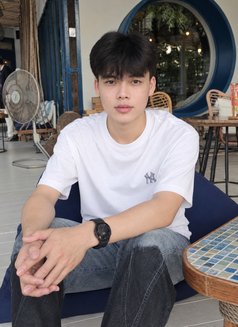 Sammy - Male escort in Doha Photo 2 of 4
