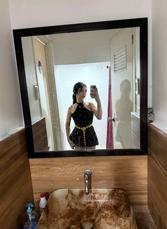 Sammybernz - escort in Singapore Photo 2 of 5