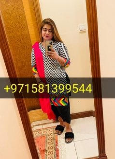 Samriti Punjabi Kuri - puta in Dubai Photo 5 of 5