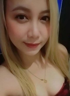 Samsam - puta in Dubai Photo 1 of 6