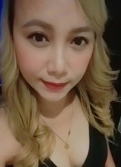 Samsam - puta in Dubai Photo 2 of 6