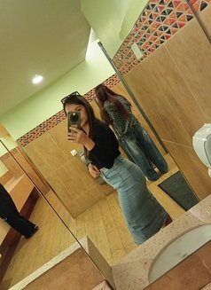 Samsam - puta in Dubai Photo 5 of 6