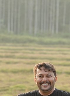 Samson - Masajista in Kochi Photo 1 of 2