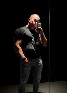 Samson - Male escort in Bangkok Photo 3 of 12