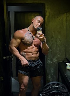 Samson - Male escort in Bangkok Photo 4 of 12