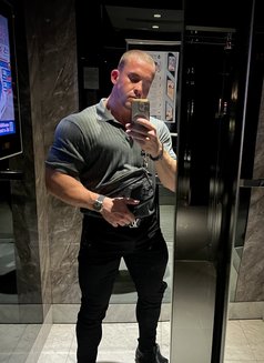 Samson - Male escort in Singapore Photo 11 of 17