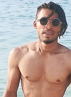 Samsul - Male escort in Al Ain Photo 2 of 3