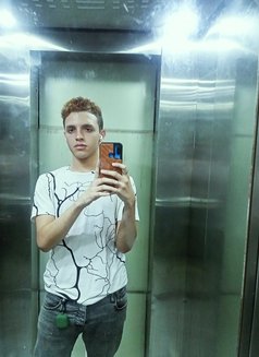 Samuel - Acompañantes masculino in Alexandria Photo 1 of 5